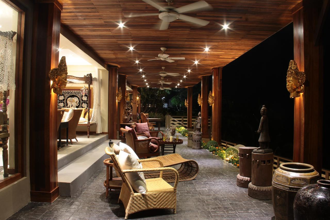 The Oriental Luxury Suites Alfonso Exterior photo